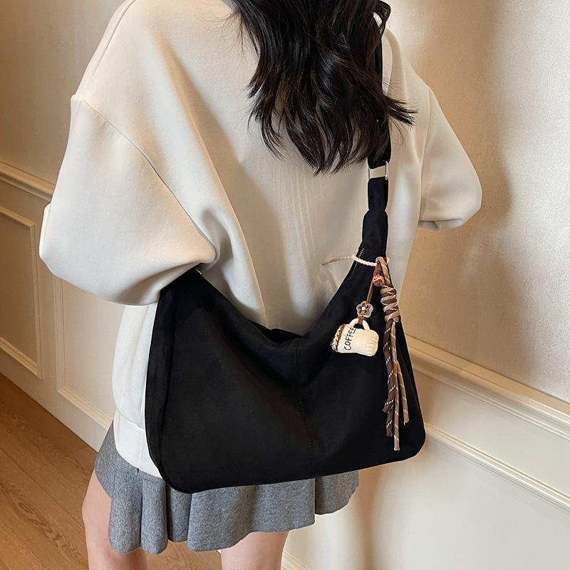 Autumn and winter retro bag women's new versatile commuter tote bag casual large-capacity messenger dumpling bag