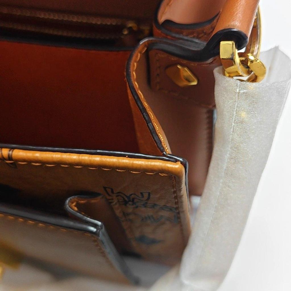 [Pre-Owned] Patricia Mini Coated Canvas Monogram Laurel Lock Crossbody Bag - Very Good #1SPYFUC