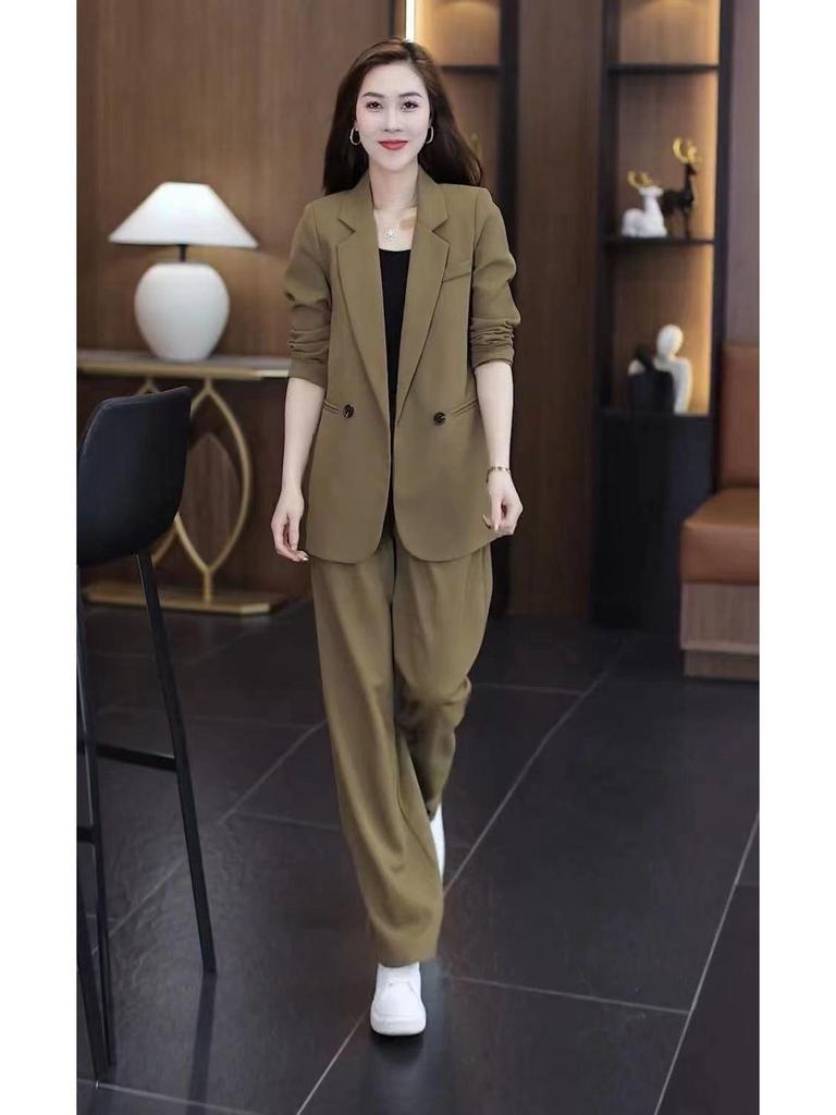 Plus Size Women's Two-Piece Suit: Wide-Leg Trousers & Blazer – Korean Style Loose Casual Set for Spring & Autumn.