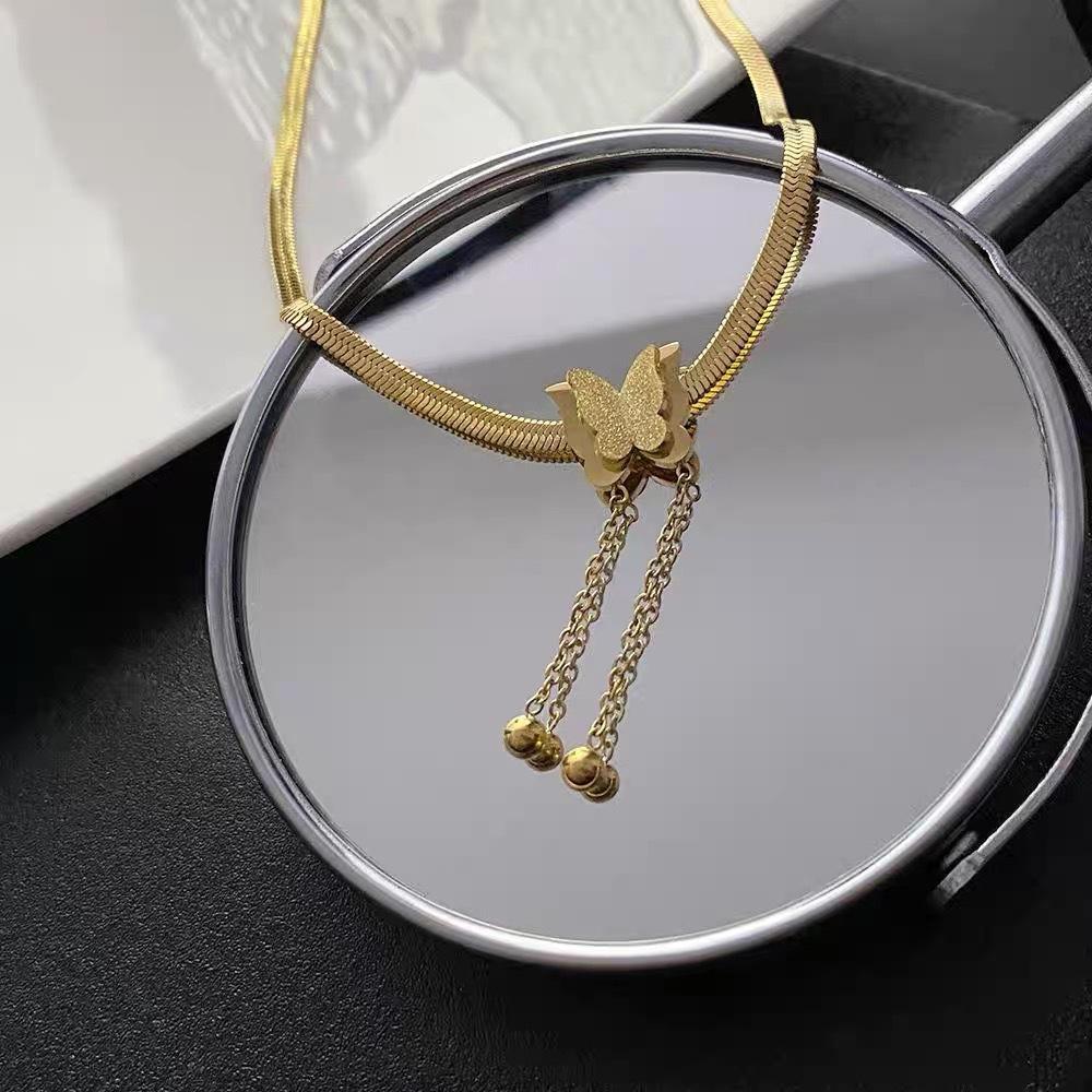 Titanstahl, europäische und amerikanische grenzüberschreitende dreidimensionale kratzende Schmetterlingshalskette