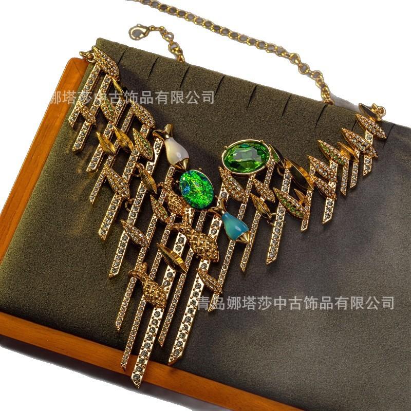 KEQIU Individualistic, Exaggerated, Heavily Crafted Emerald Micro-set Necklace,  Luxury  Jewelry