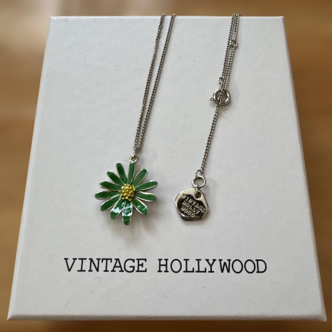

[USED] VINTAGE HOLLYWOOD DAISY NECKLACE