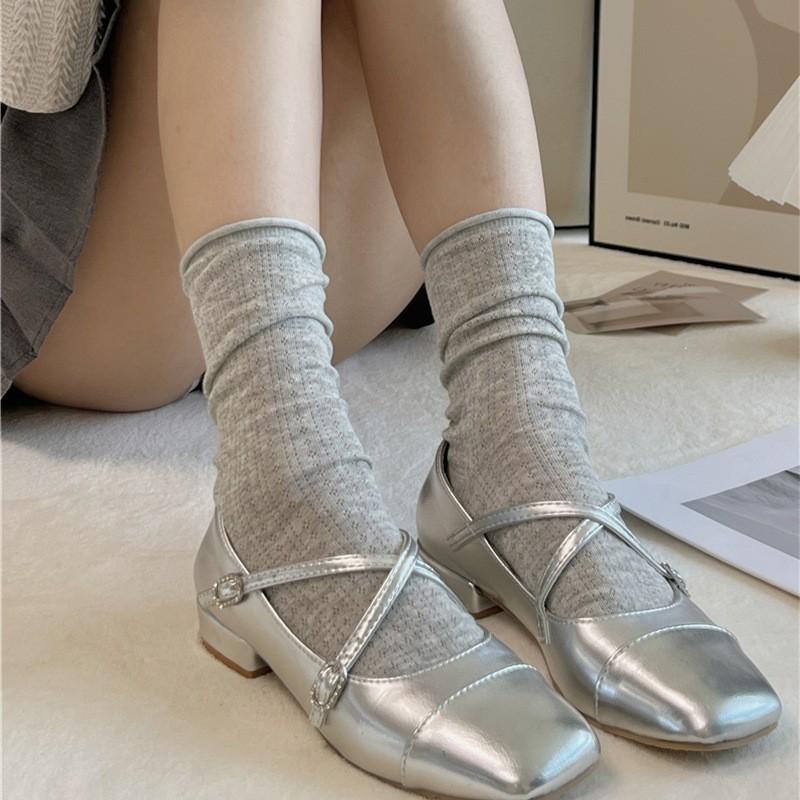 

Solid Color Cotton Socks Summer Thin Boneless Curled Edge Confinement Stack Socks Breathable Medium Tube Ice Socks One size fits all світло-сірого кольору
