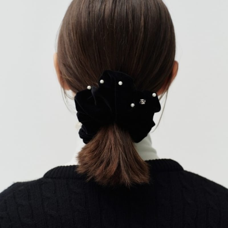 

Резинка для волос из жемчужного бархата DEPOUND - черная black