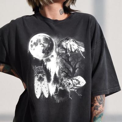 Comfort Colors Cicada Moon Retro Graphic Tee, Vintage 90s Insect Lover Shirt