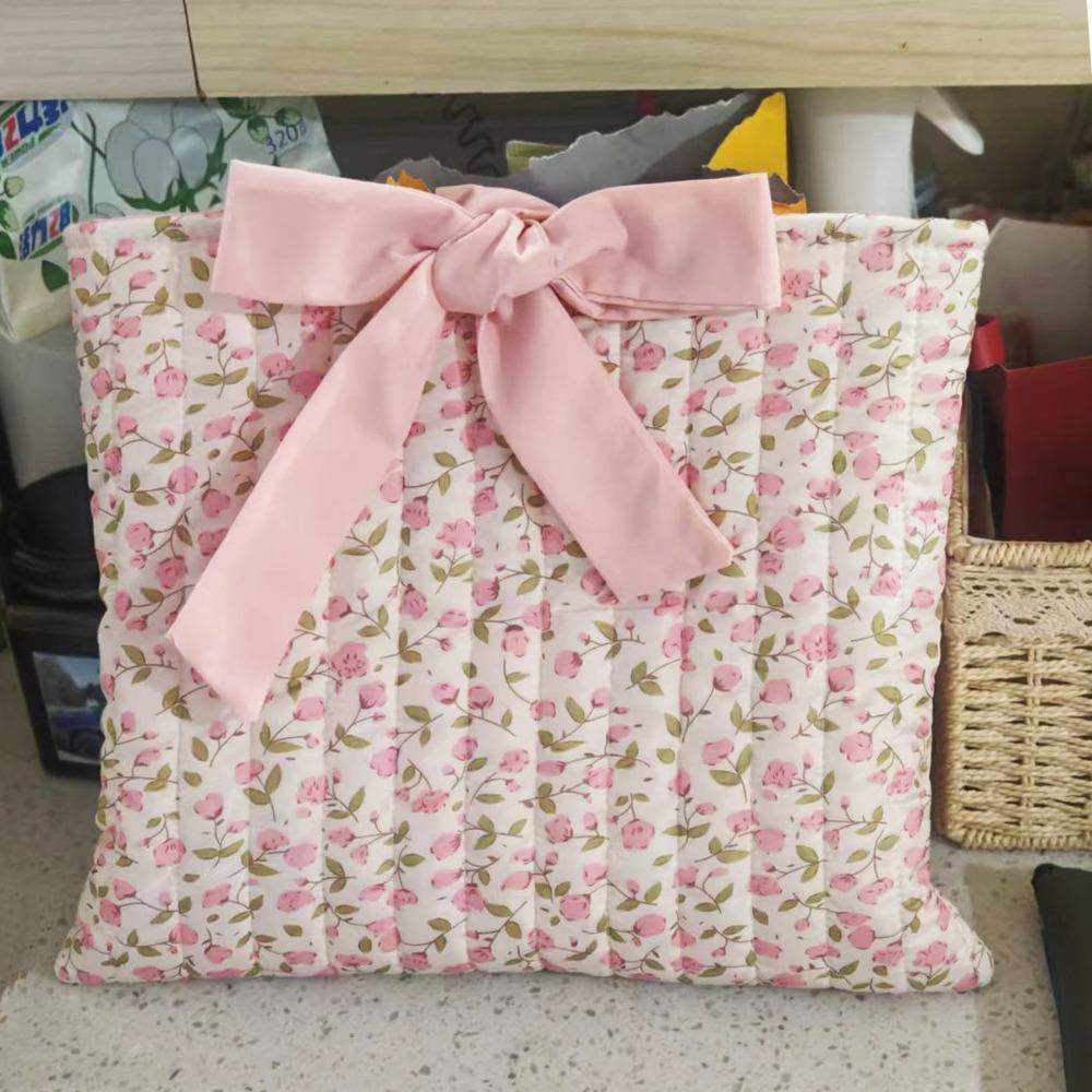 Large Capacity Floral Book Storage Bag Lightweight Pastel Design Cosmetic Organizer Multifunctional Portable Quilted Design Bag