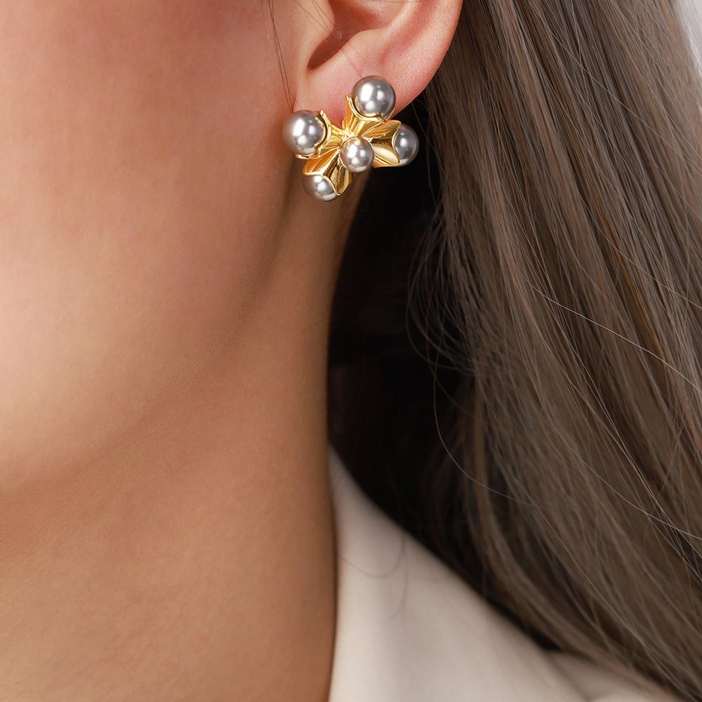 18k Gold-Plated Cross Imitation Pearl Stud Earrings – French Vintage Luxury Style