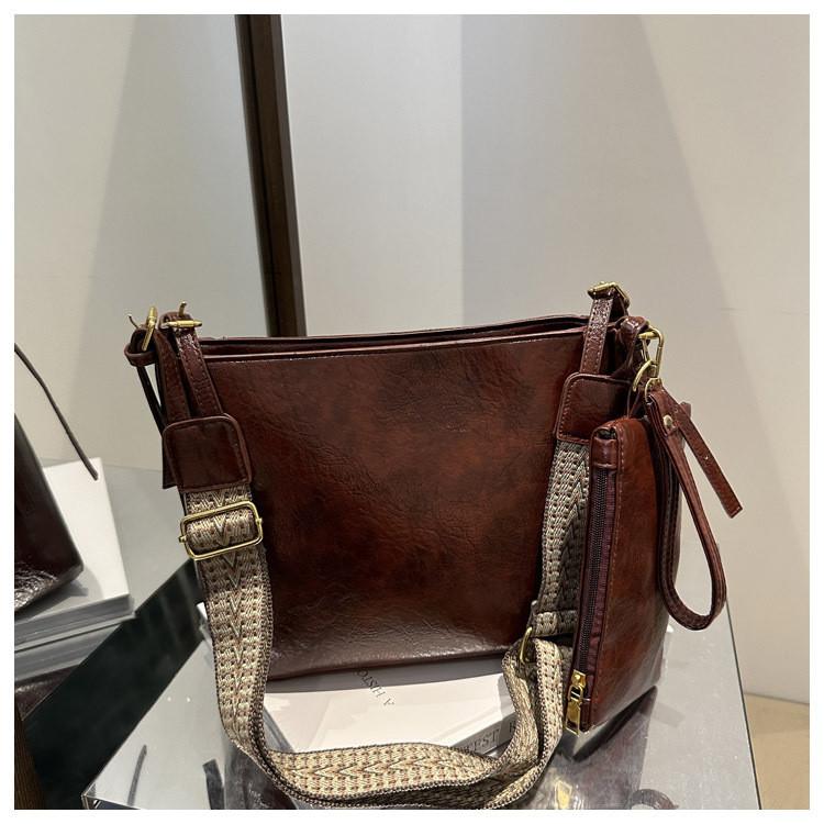 Urban Minimalist Pu Bucket Bag With Zipper Closure For Daily Use