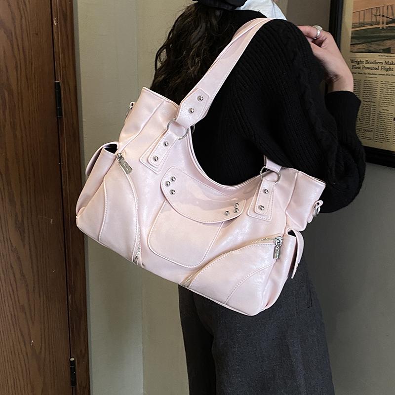 Fashion PU Solid Rivet Zipper Casual Tote Bag 2026 High Quality Light Luxury Versatile Bags Motorcycle Style Cool Shoulder Bag