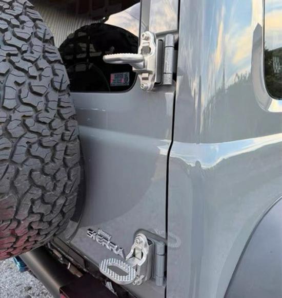 Jimny 18-26 Sānu pakāpieni: Bezceļa bagāžnieka