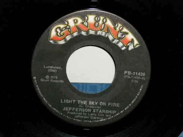 

7inch Record JEFFERSON STARSHIP Light The Sky On Fire FB11426 GRUNT 1978 Canada Rock Used