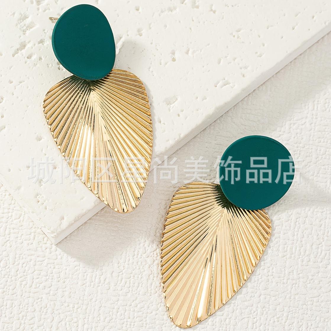 22646 Women's Light French Luxury, Temperament Oval Leaf Stud Earrings Fashion High Sense Sweet Cool Spice Girl Niche Earrings New Trendy