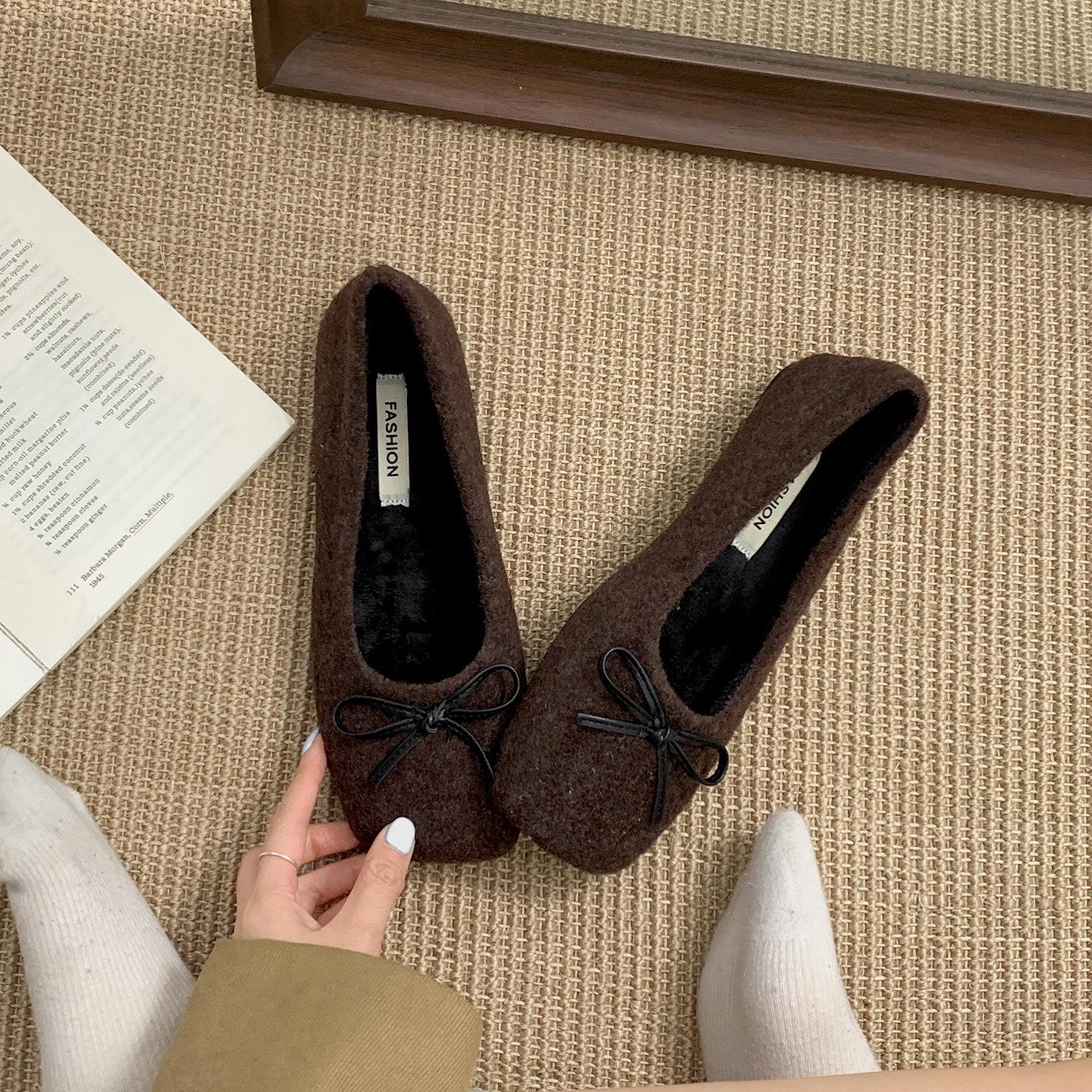 

Queen Fan Retro French Flat Bottom Shoes Women s 2025 New Autumn Skirts Versatile Mary Jane Shoes 40 темно-коричневого кольору