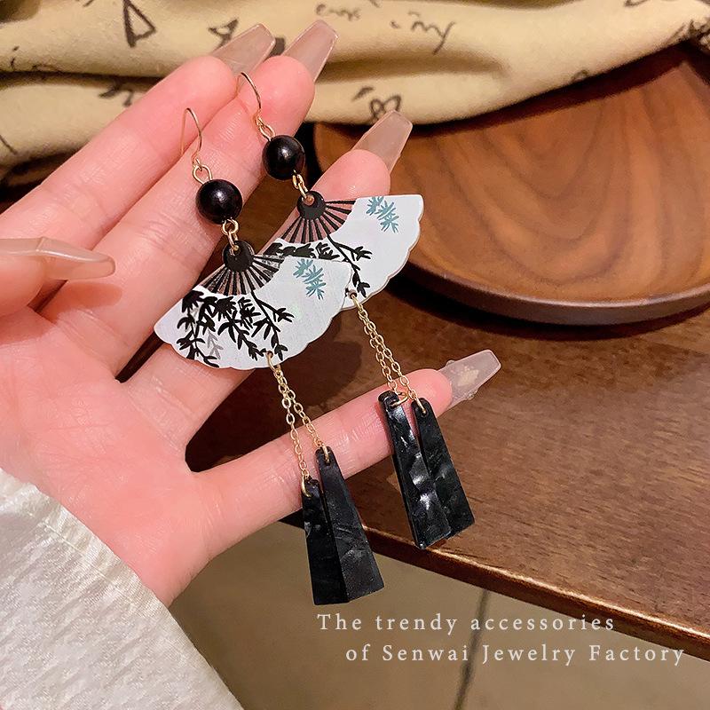 

New Chinese style ink bamboo fan-shaped fringed earrings women s high-end light luxury long ear hooks retro ears