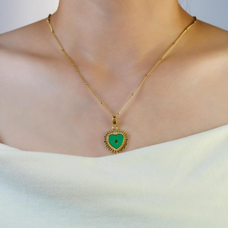 European-American Retro Heart Pendant Titanium Necklace