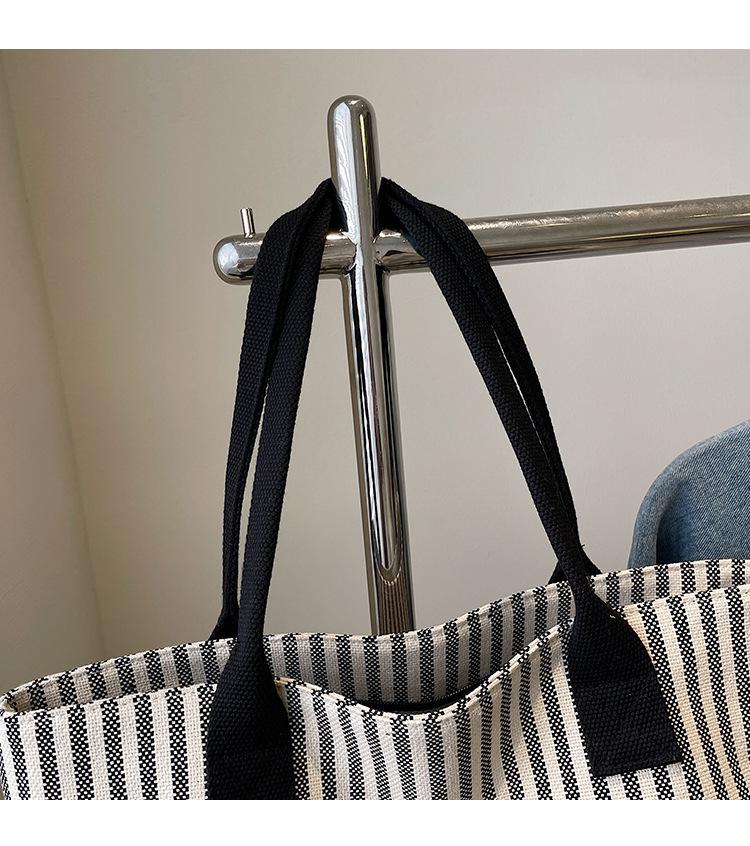 Bolsa de Ombro de Lona Listrada de Grande Capacidade para Mulheres - Tote Versátil para Estudantes e Pendulares