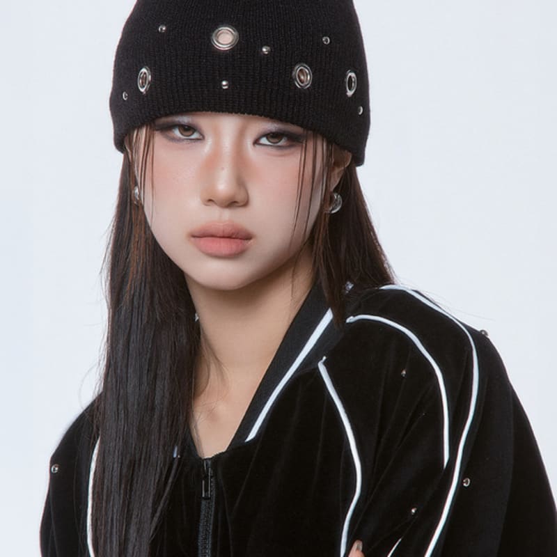 

DAUSPICE (DUC) Eyelet Stud Beanie Black Free