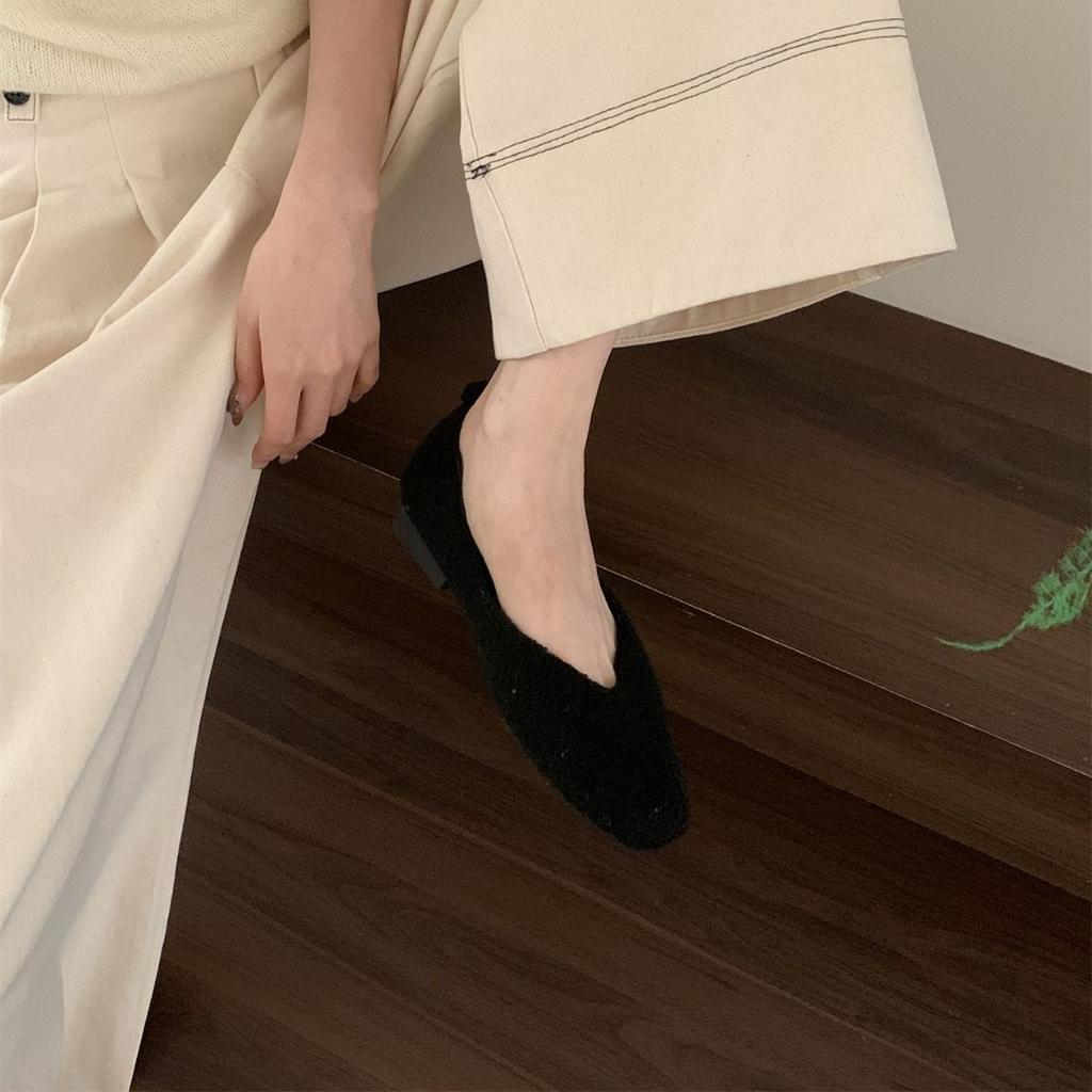 French Flat-bottomed Casual Velvet Mary Jane Shoes Women's 2025 Autumn and Winter New Light-mouth Fluffy Single Shoes Versatile Ladyshoes