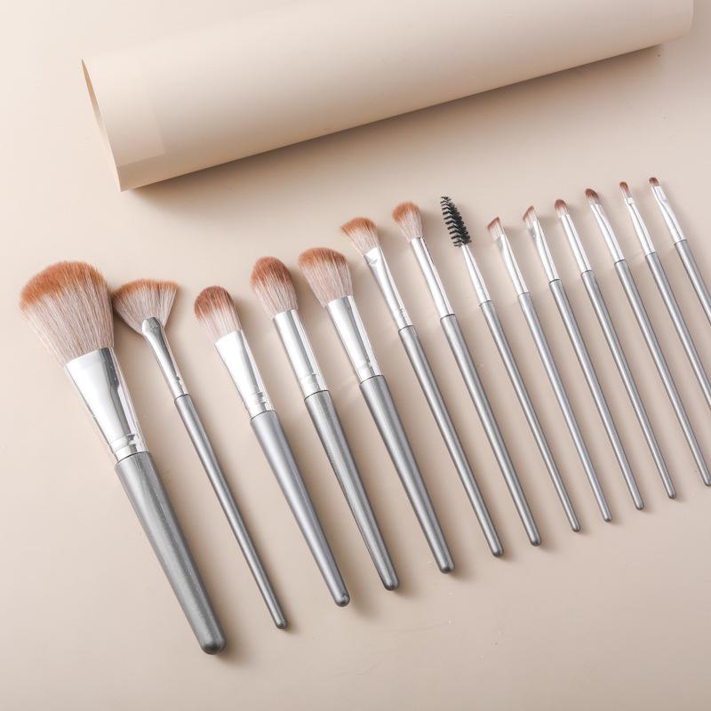 First Meeting 14-Piece Makeup Brush Set: Includes Loose Powder, Eyeshadow, Foundation, and Concealer Brushes with Soft Bristles.