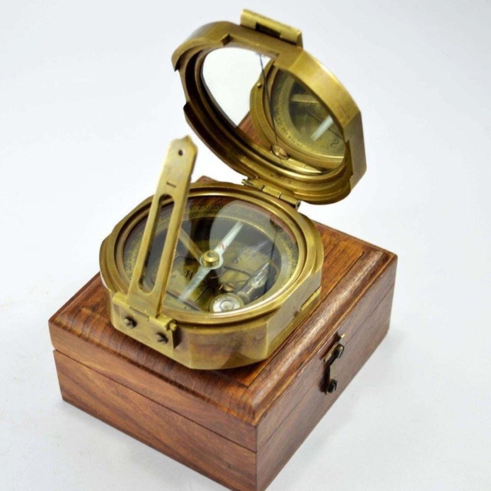 Kompass - Antiker, funktionsfähiger, schwerer Brunton-Kompass aus Messing mit Holzetui