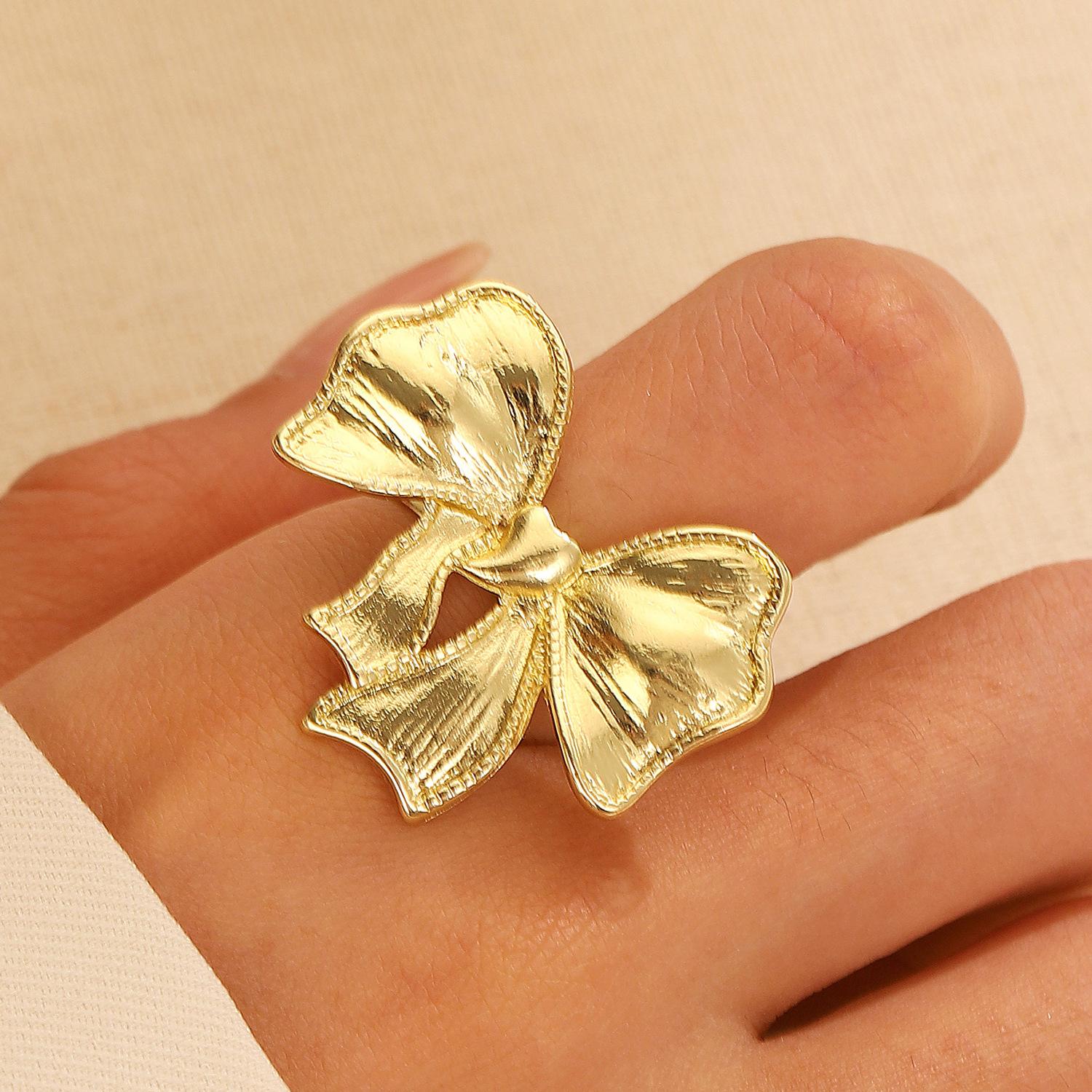 

Stainless Steel Metal Texture Rings for Women Girls Exaggerated Flower Sunflower Starfish Open Rings Party Zircon Gifts