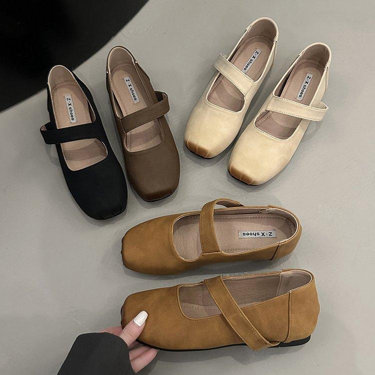 French retro Mary Jane women's shoes autumn 2025 new square head shallow mouth single shoes inner height increase soft sole single shoes women