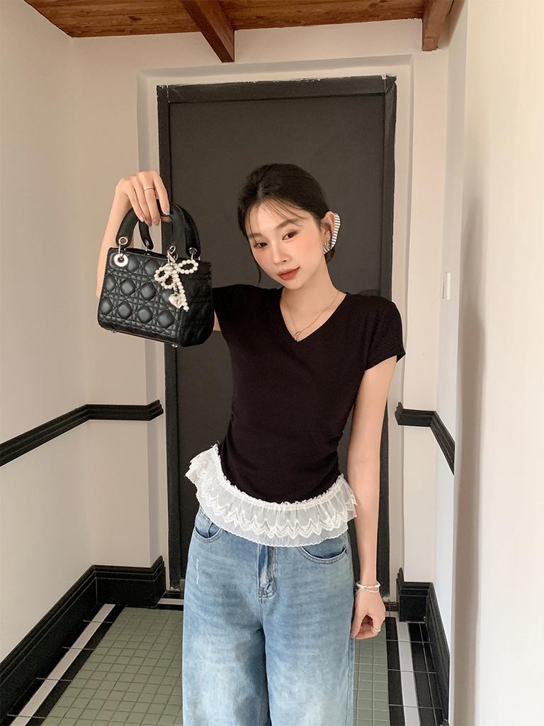 Pure desire white V-neck lace splicing short-sleeved T-shirt women's summer new slim-fitting front shoulder short top