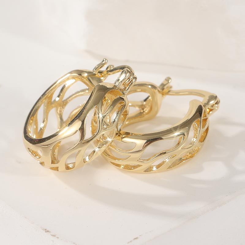 Concise Golden Plated Hollowed Hoop Earring for Women Exquisite Punk Style Party Banquet Jewelry Accessories Crafts Gift