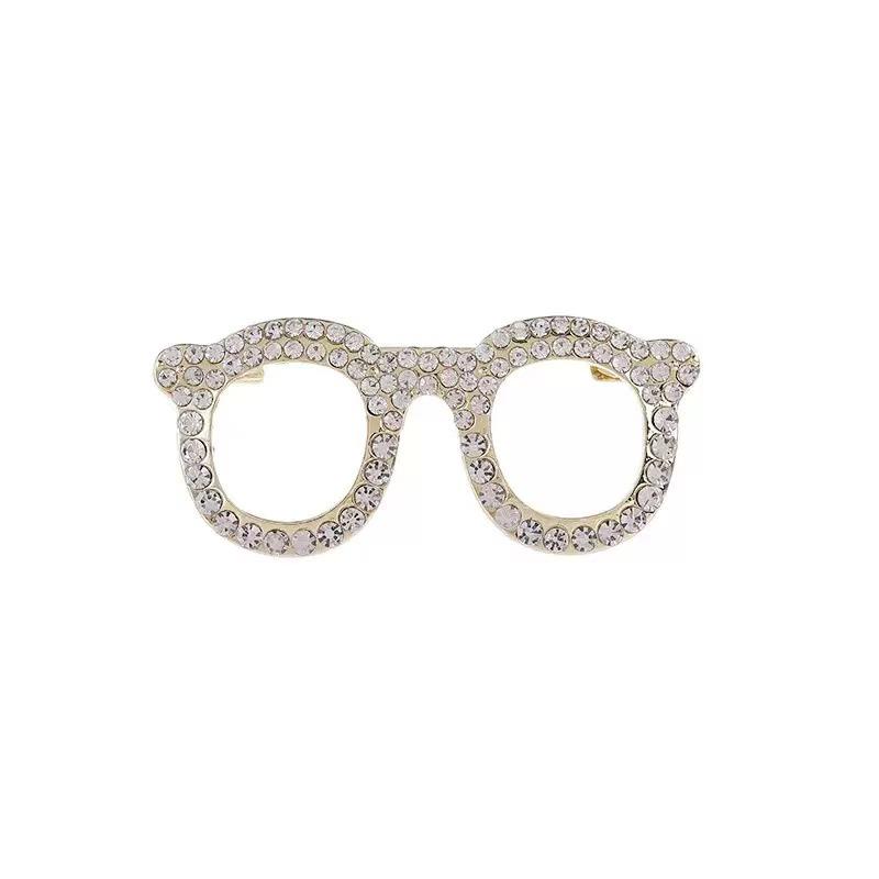 Pearl Heart Brooch: 2025 Autumn/Winter Trend - Korean Exquisite Pin for Women