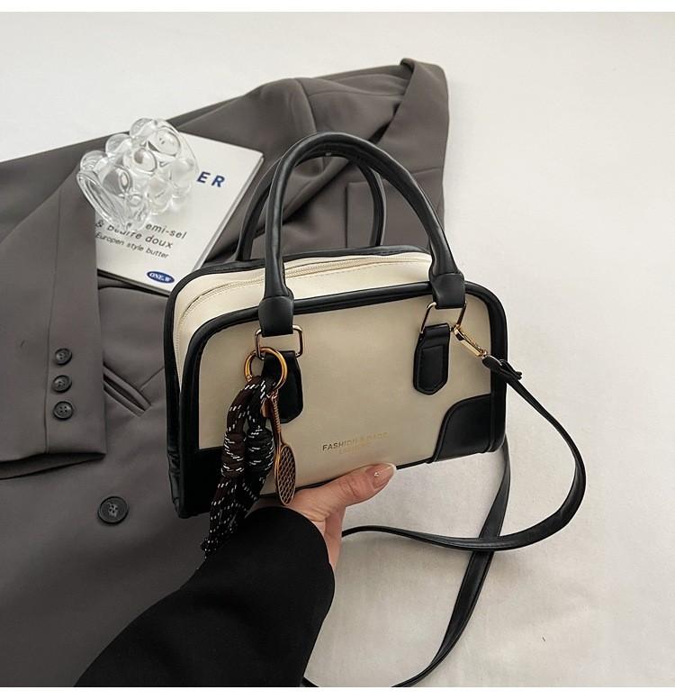 

Pu Pillow Bag For Women With Street Style And Zipper Closure For Daily Use White Black Pendant