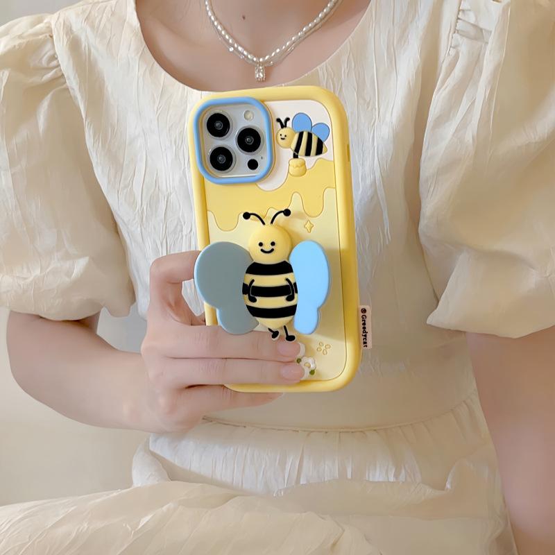 Applicable to Apple 15/14PM cartoon bee holder iPhone12/13promax silicone phone case
