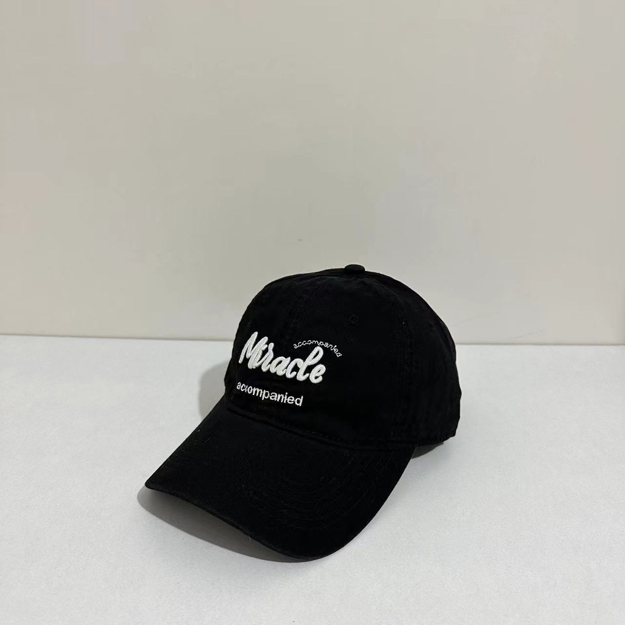 

2025 новая бейсболка с вышитыми буквами, женская, с мягким верхом, большая окружность головы, весенне-летняя, солнцезащитный козырек, защита от солнца, для улицы, показывающий маленькое лицо M（56-58cm） чёрный