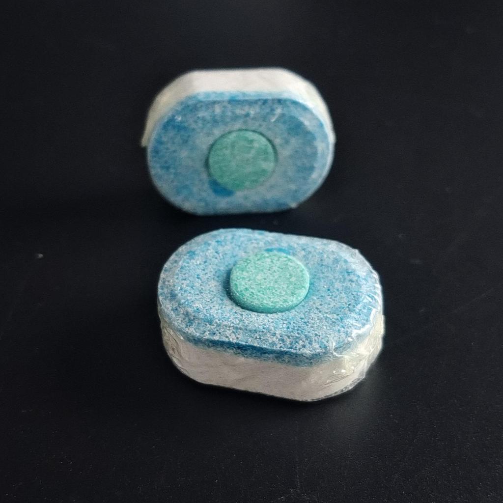 Multi-functional Dishwasher Tablets: Effective Stain & Oil Removal with Light Detergent.