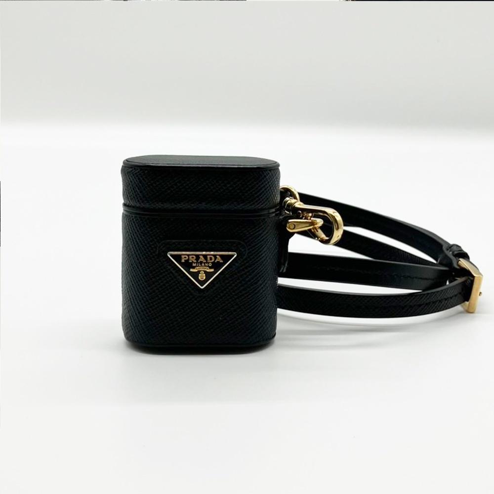 

Вживана шкіряна сумка через плече PRADA унісекс