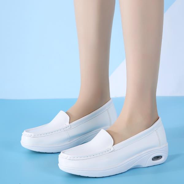 Fashion Summer Shoes Ladies Autumn Tennis Female Soft Genuine Leather Sneakers 2025 Fall Breathable Moccasins Nurse White White Sneakers