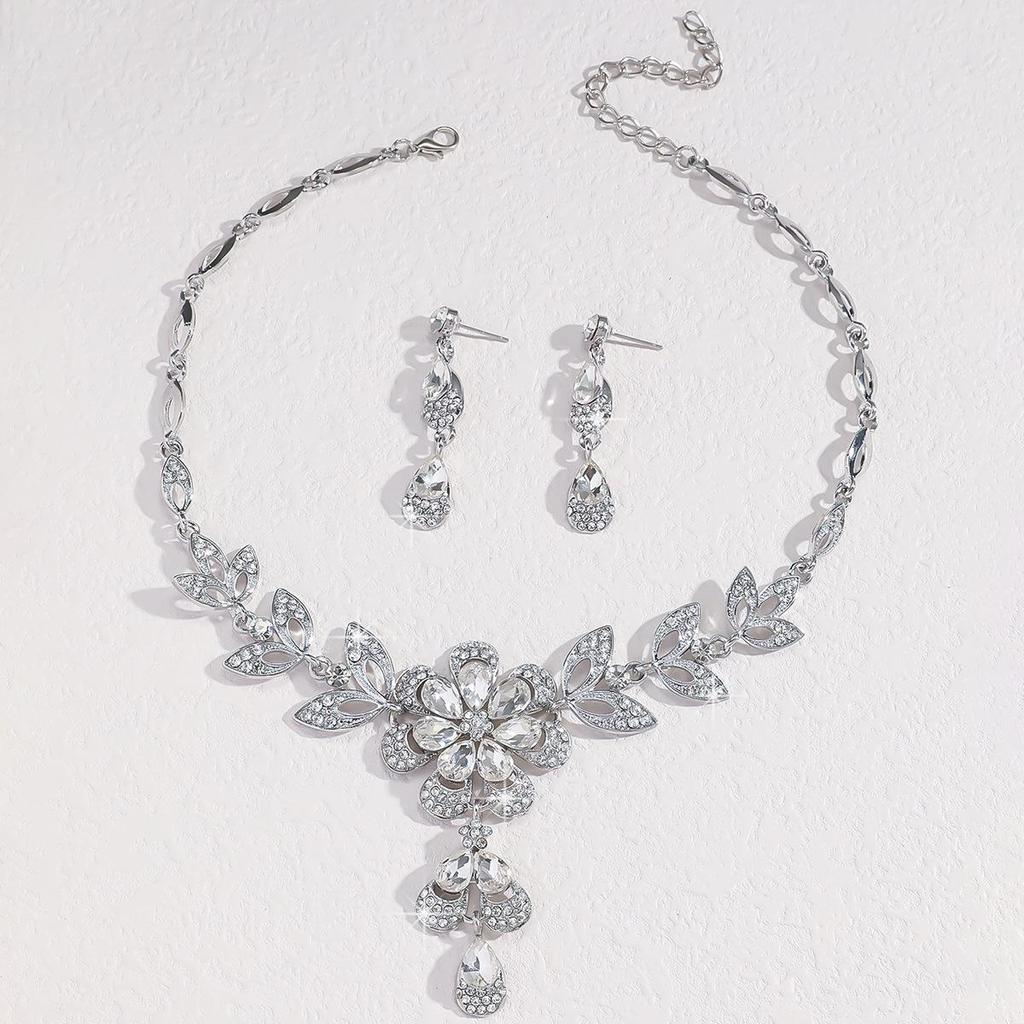 Colorful Retro Floral Bridal Jewelry Set with Alloy and Diamond Inlays