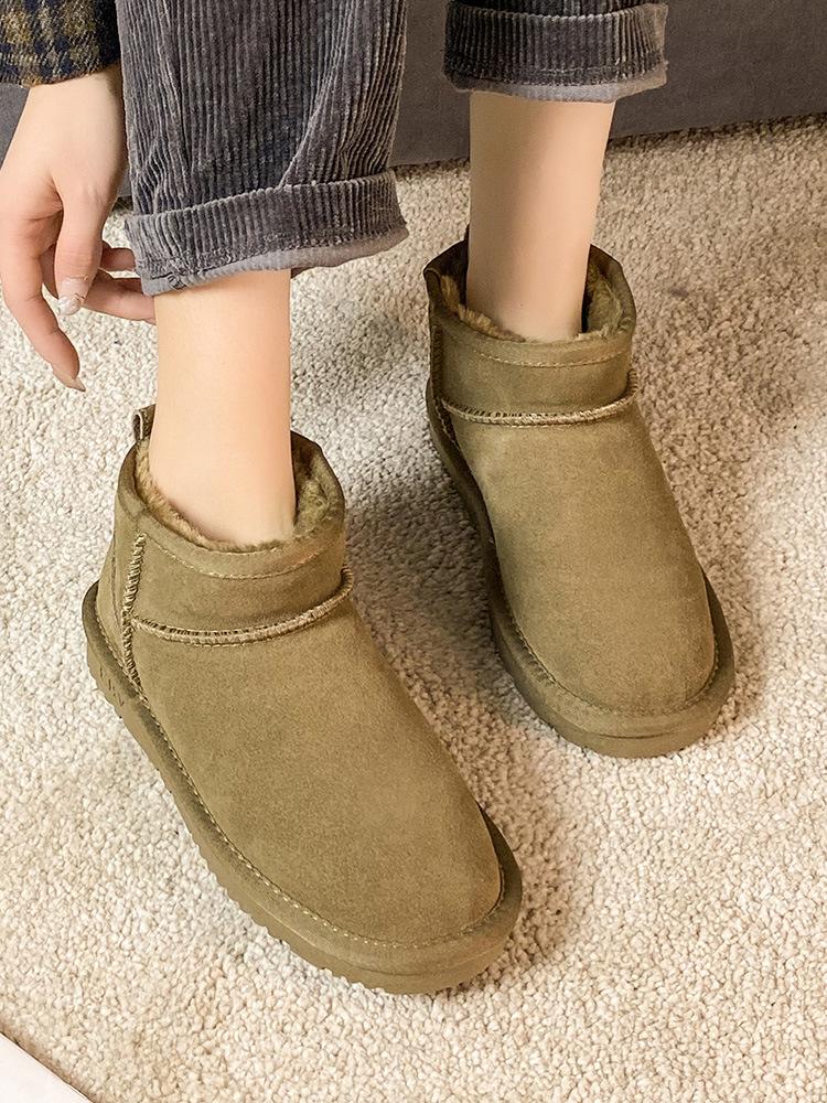 [] New snow boots women's fur integrated cowhide snow cotton shoes thickened to keep warm