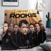 The Rookie, Coperta a Quadri di Flanella, Alta qualità, Confortevole per Tutte le Stagioni, Decorazione per la Casa, Calore e Comfort, Perfetta per Regali.