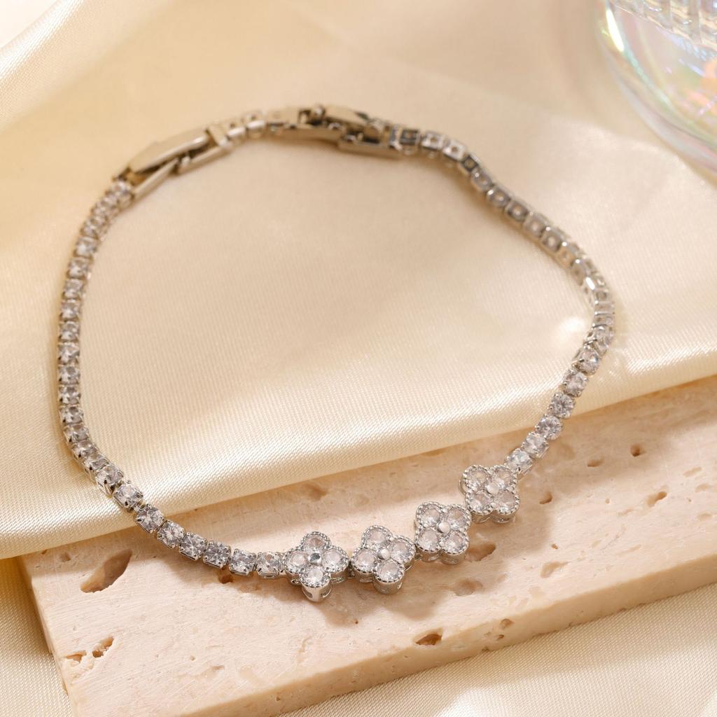 Fashion Personality Four-Leaf Clover Bracelet Trend Hip-Hop Niche Strings Women's Exquisite Bracelet Hand Jewellery
