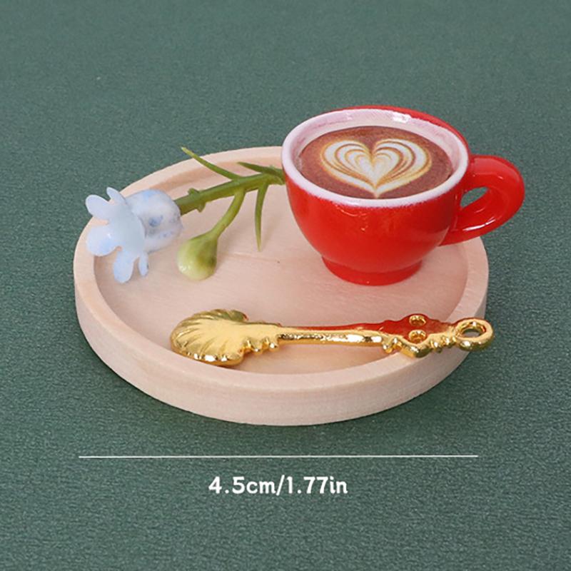 

1 комплект миниатюрных кофейных чашек для кукольного домика с блюдцем, ложкой, кухонными столовыми приборами для кукольных аксессуаров, игрушек красный