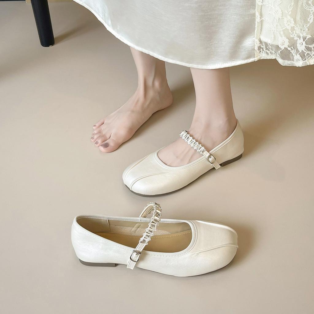 Zapatos casuales de suela plana versátiles con cabeza redonda francesa y pliegues de boca poco profunda, zapatos Mary Jane con cinturón de palabra de taladro feng shui de temperamento