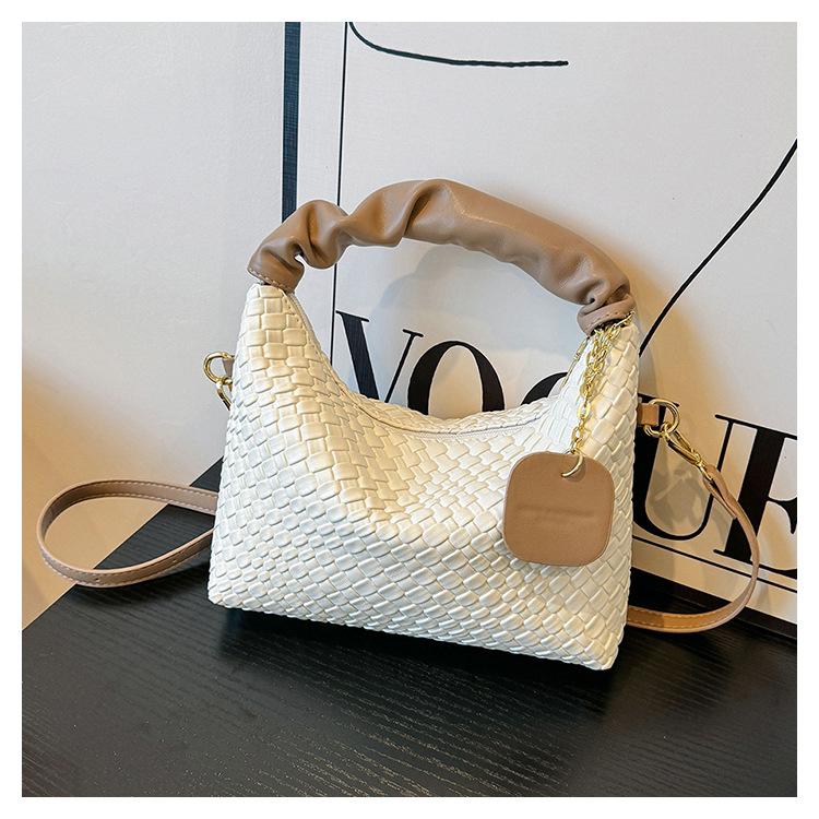

Niche design woven hand carry cloud bag women s bag 2025 new Korean version foreign style retro shoulder messenger bag белый