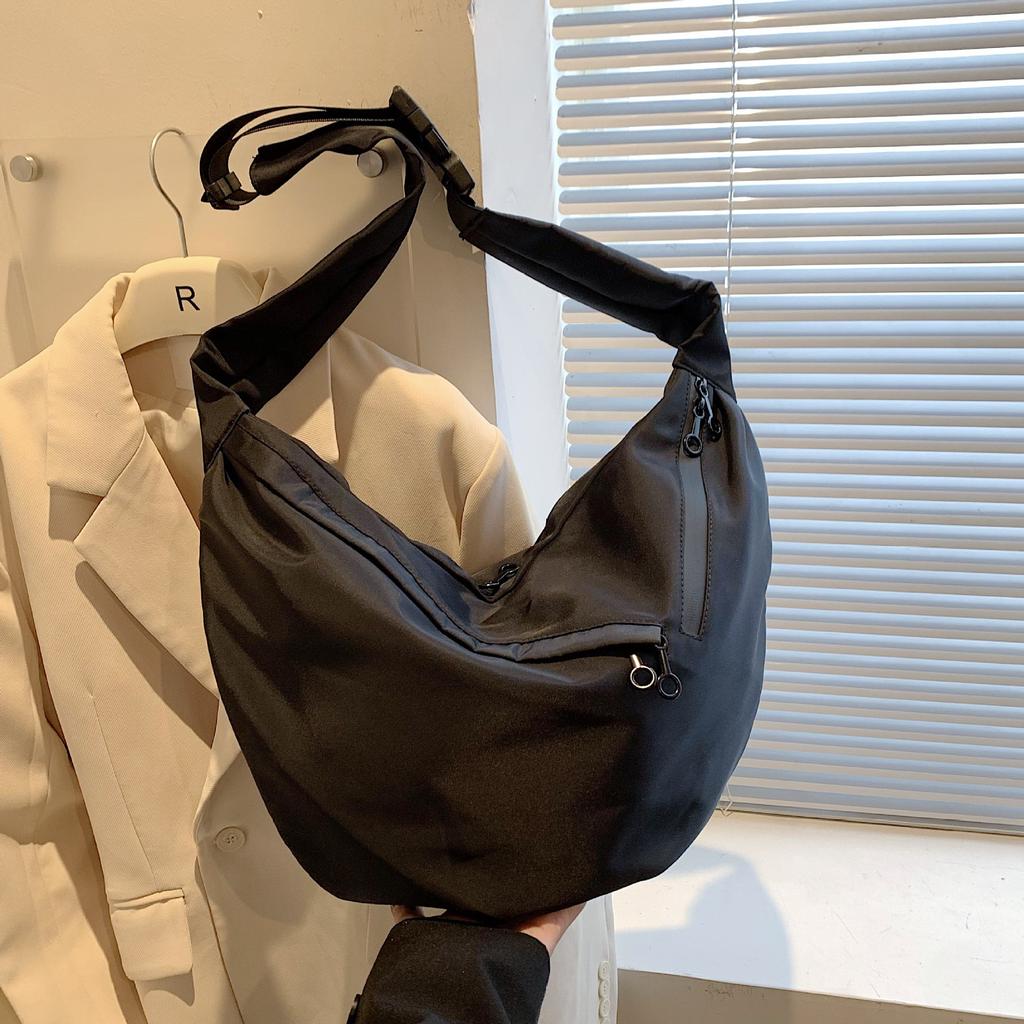 Shoulder Bag Wide Shoulder Strap Casual Versatile Messenger Bag Large Capacity Oxford Cloth Unisex Commuter Solid Color Dumpling Bag