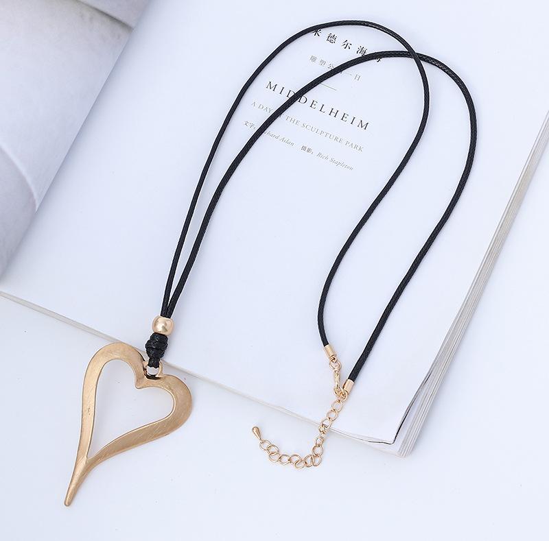 Necklace Retro Love Fashion Simple Versatile Sweater Chain Women S Long Necklace