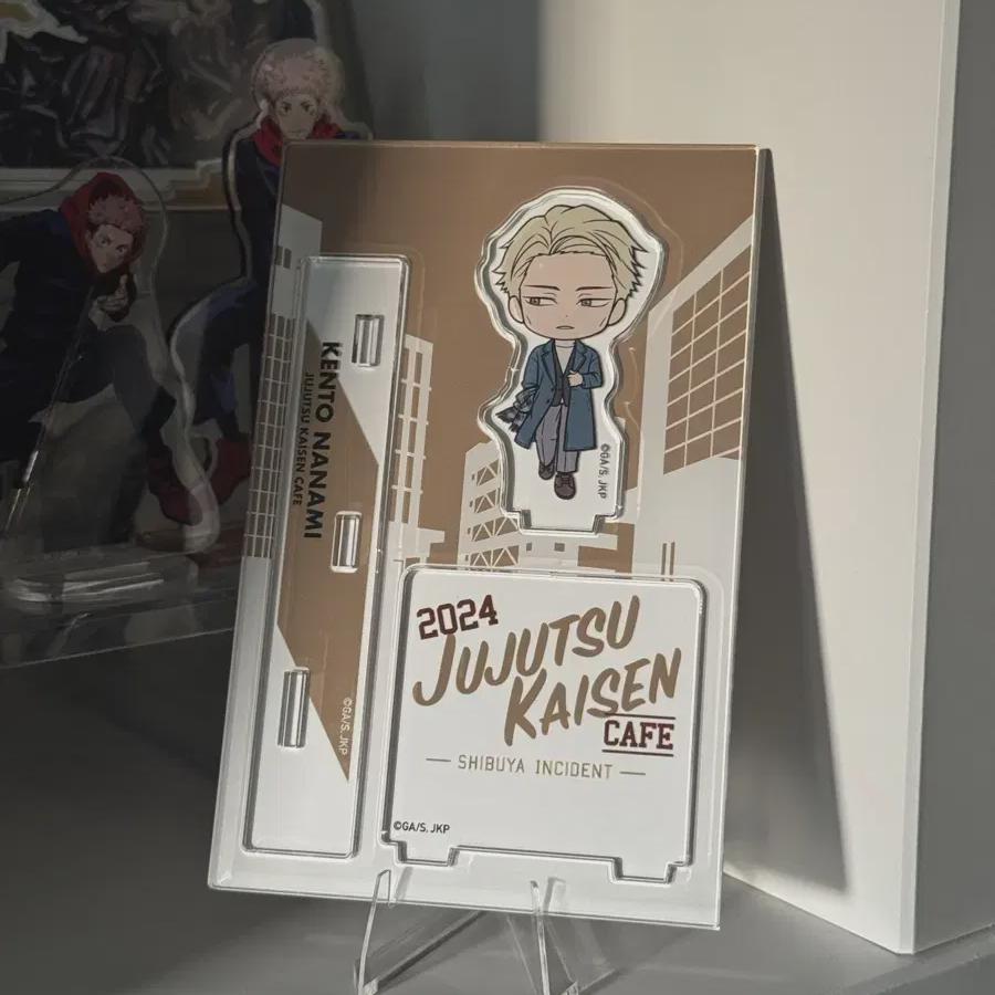 

Juju Revolving Juju Cafe Shibuya Saben Nanami Acrylic Stand