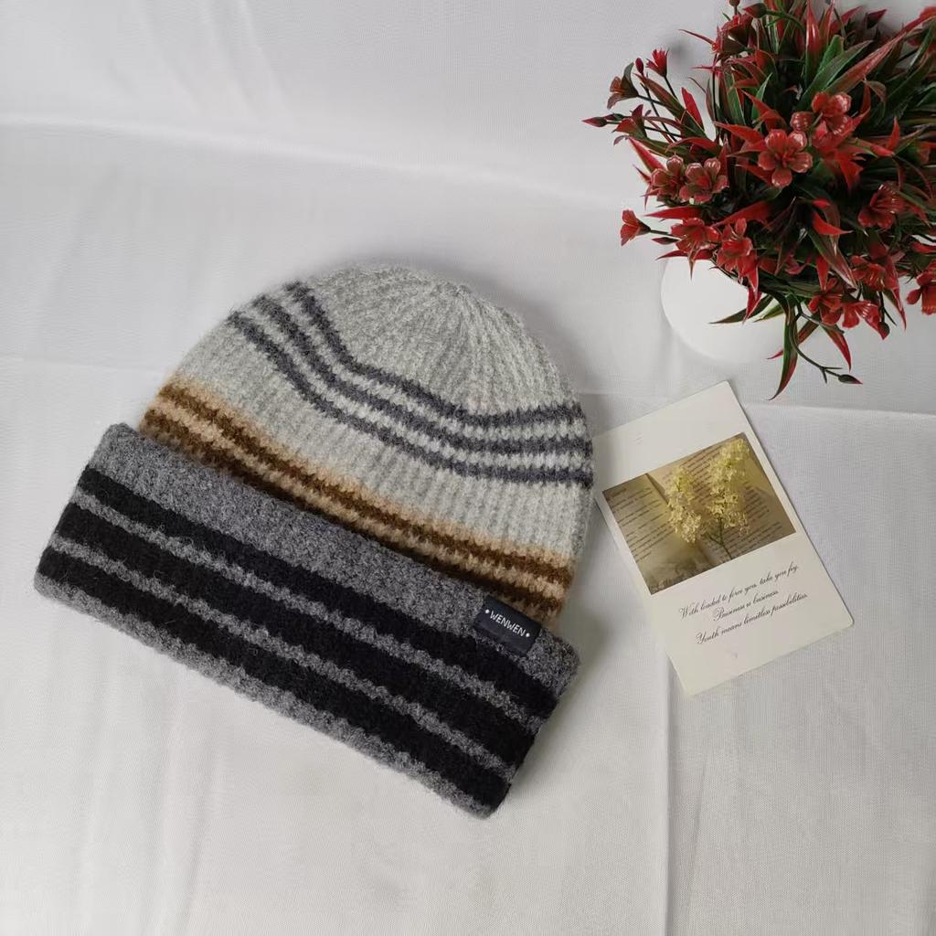 Autumn and winter age reduction casual ear protection wool hat trendy fashion versatile men and women Internet celebrities color striped knitted hat t