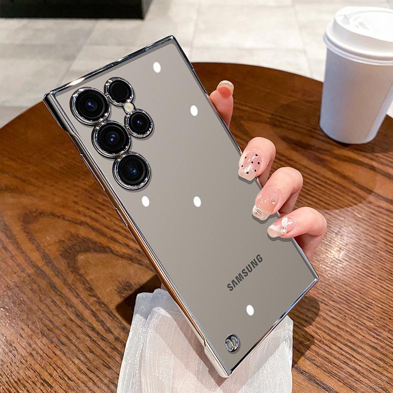 Die Samsung S25Ultra Galvanisierte Randlose Handyhülle S24+ wird mit einer transparenten, dünnen Hartschale mit einer Glaslinsenfolie geliefert.