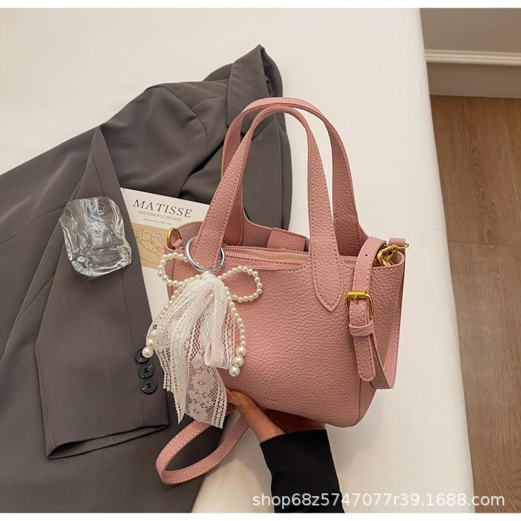 Summer Super Hot Bag Women 2025 New Fashion Versatile Messenger Bag Popular High-end Niche Portable Bucket Bag