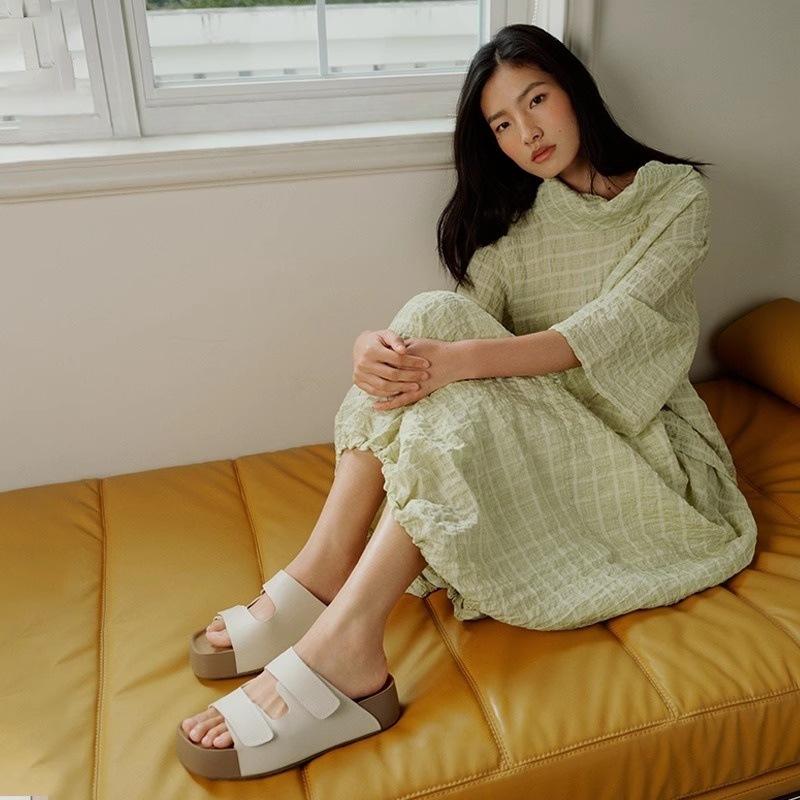 Thick-cut Toast Boken Tow Summer 2025 New Leather Comfortable Soft Non-slip Double-belt Velcro Slippers