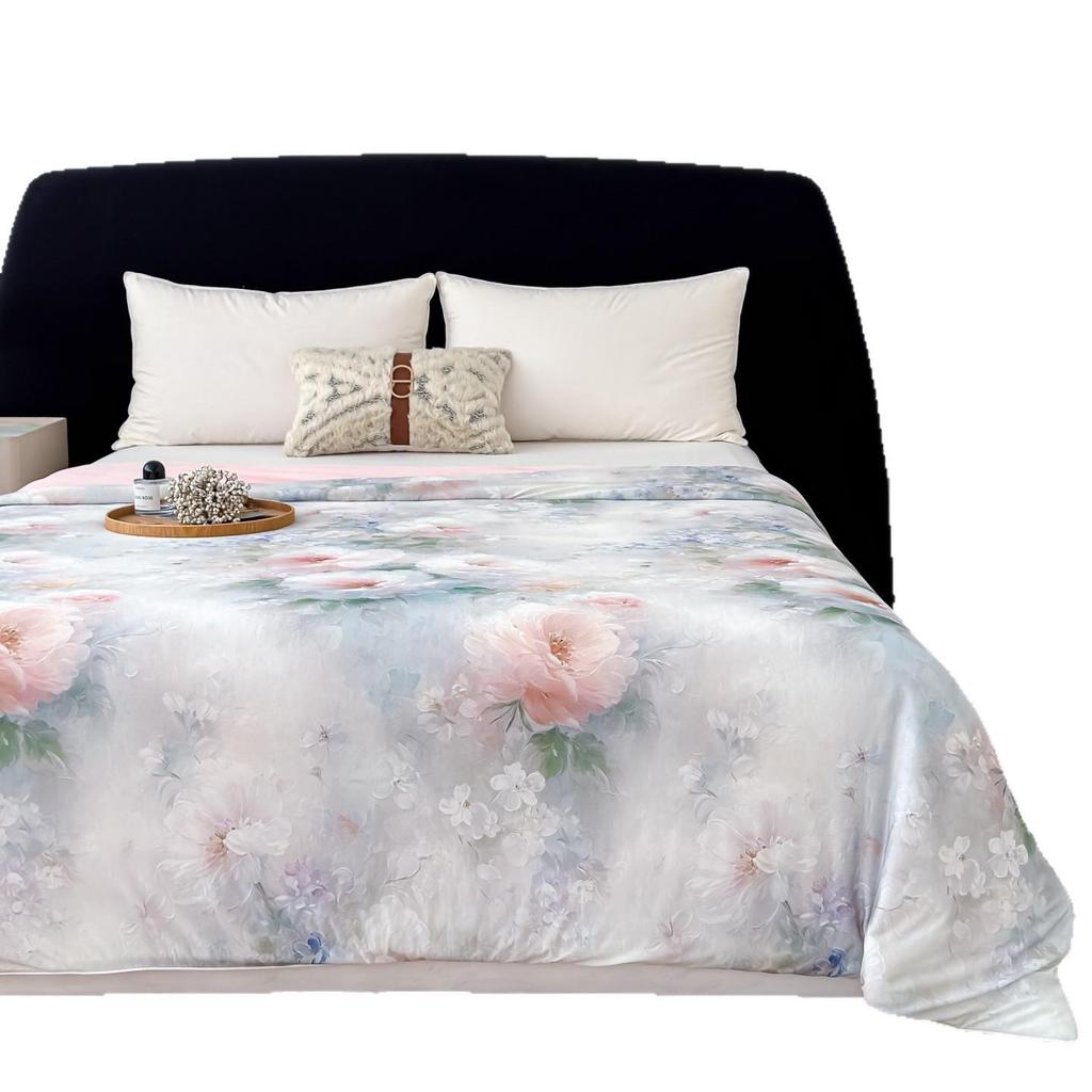 Cool Silk Summer Quilt: Lightweight, Breathable, Ideal for Home or Dorm Use